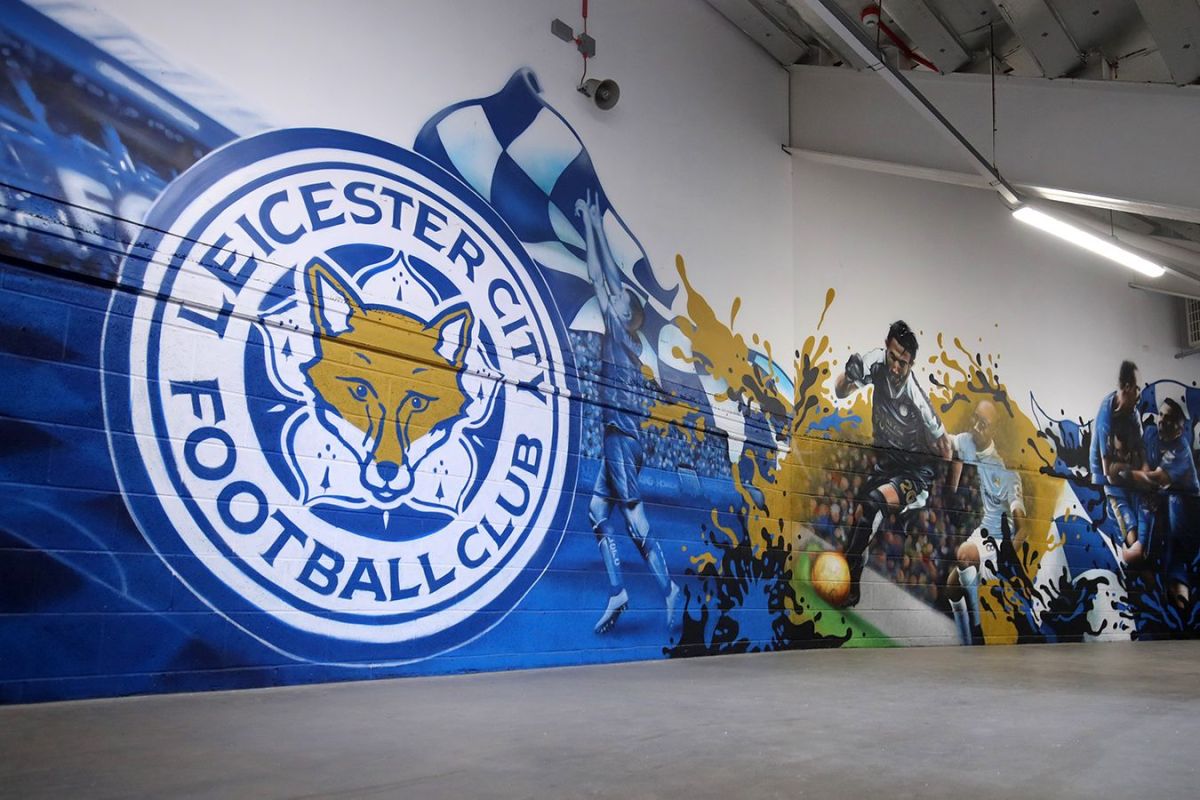 АПЛ чемпионы болған "Лестер" үшінші дивизионға ұшып кетті