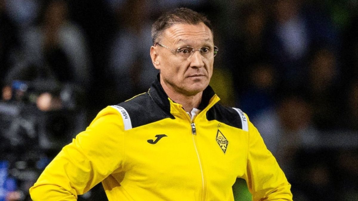 Рафаэль Оразбахтин ҚПЛ-дің үздік бапкері деп аталды