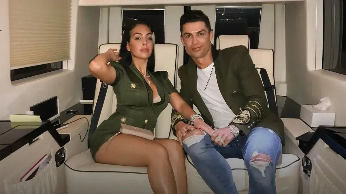 Джорджина Роналдуды Жорже Жезушпен жанжалдан кейін қолдады